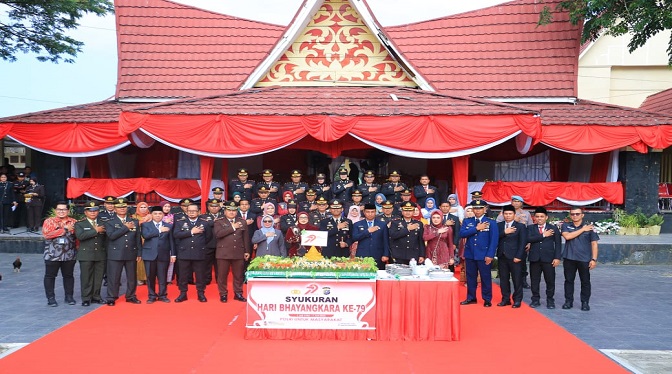 Pengadilan Negeri Bangkinang Kelas IB menghadiri Upacara Hari Bhayangkara Ke-79 Tahun 2025
